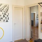 Apartament Antique *