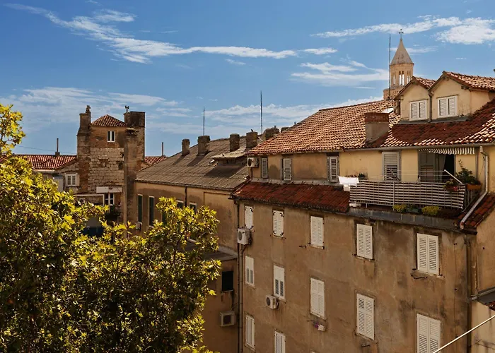 Antique Apartament *