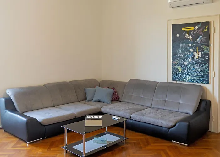 Antique Apartament *