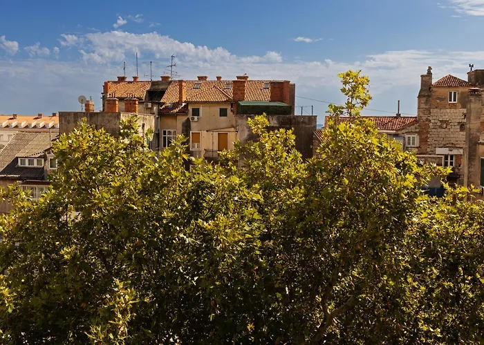 Apartament Antique *